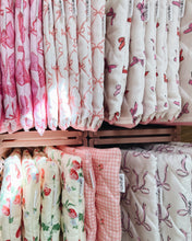 Load image into Gallery viewer, Bright Pink Bows Quilted E-Reader Sleeve