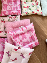 Load image into Gallery viewer, Pink Terry Towel Puff Coaster

