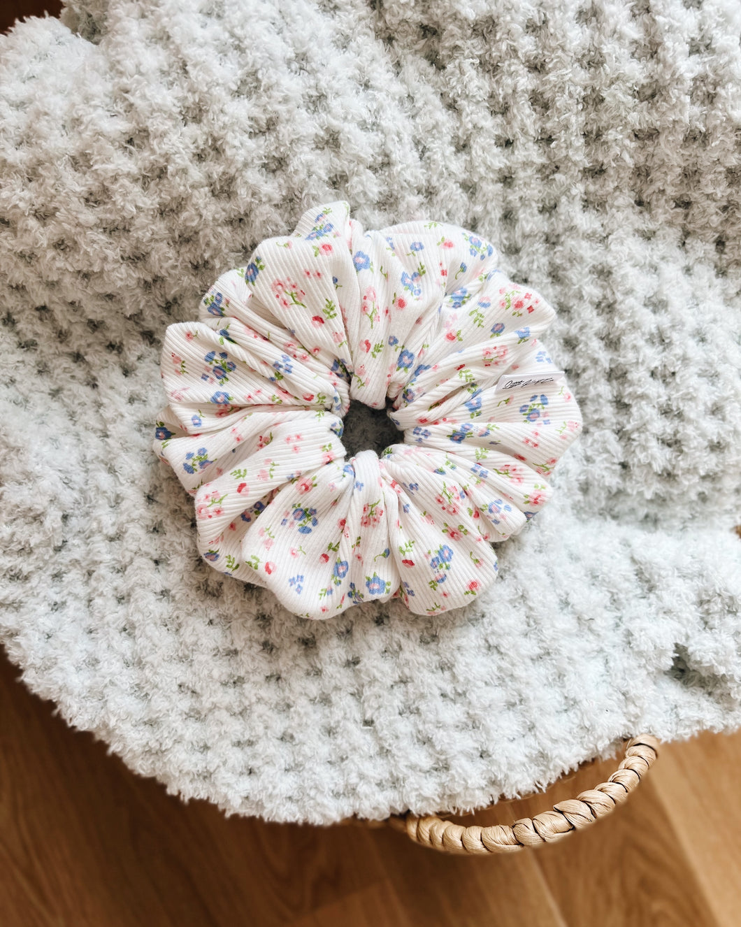 Forget Me Knot Floral XL Scrunchiee