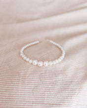 Load image into Gallery viewer, Pearl Beaded Headband
